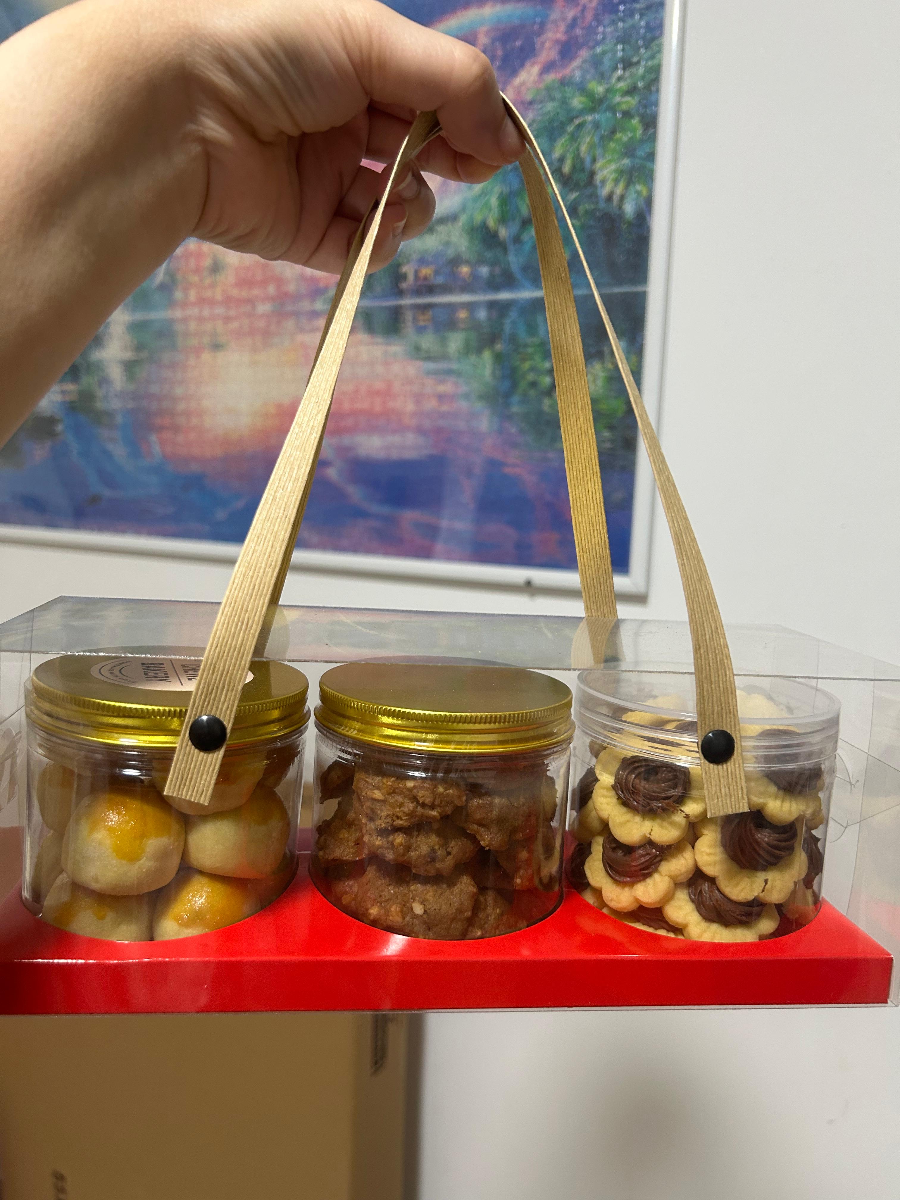 A bundle of chewzbakery bakes